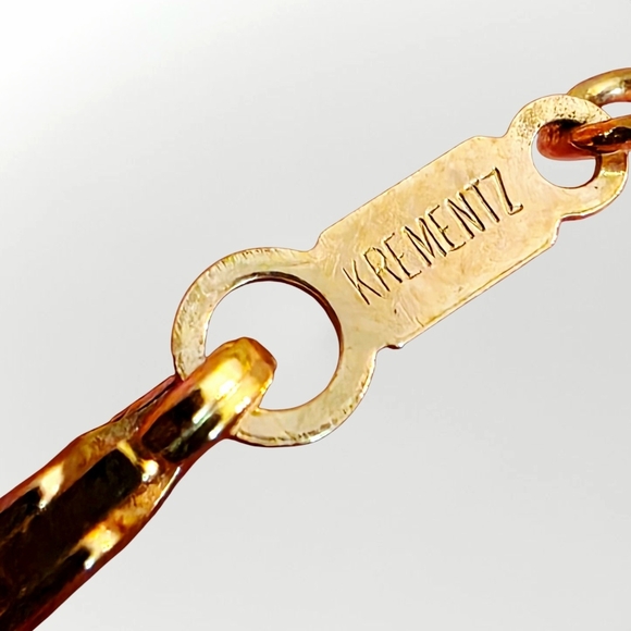 Elegant Gold Necklace with Purple Gemstone - Picture 7 of 7